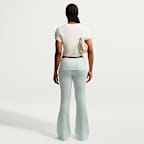 Damskie przylegające spodnie prążkowane ze średnim stanem Nike Sportswear Chill Knit