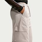 Pants cargo de estilo funcional de tiro medio holgados para mujer Nike Sportswear