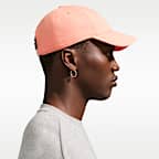 Gorra Swoosh metálica sin estructura Nike Dri-FIT Club