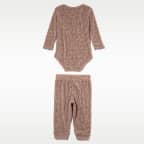 Conjunto de pants y mono de manga larga para bebé (6-12 meses) Nike Baby Essentials