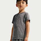 Conjunto de playera Miler y shorts Dri-FIT infantil Nike