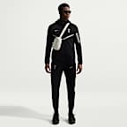 Tottenham Hotspur Tech Fleece Men's Nike Windrunner Jacket