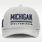 Gorra universitaria marca Jordan Dri-FIT ajustable para hombre Michigan Sideline Practice Rise