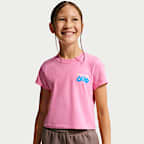 Nike Sportswear kurzes T-Shirt in schmaler Passform (ältere Kinder, Mädchen)
