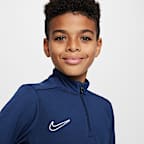 Nike Academy Older Kids' Dri-FIT Long-Sleeve 1/4-Zip Football Drill Top