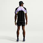 Playera de correr de manga corta Dri-FIT con estampado para hombre Nike