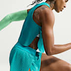 Shorts de correr Dri-FIT ADV de tiro medio de 8 cm con forro de ropa interior para mujer Nike AeroSwift