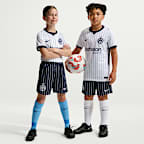 Inter Mailand 2026/27 Stadium Away Nike Dri-FIT Replika-Fußballshorts (ältere Kinder)