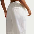 Pants ligeros de tiro medio con protección UV para mujer Nike Sportswear