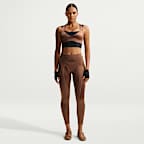 NikeSKIMS Satin Shine Sport-BH mit tiefem Ausschnitt