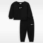 Ensemble deux pièces avec haut en tissu Fleece Nike Essentials pour bébé (12-24 mois)