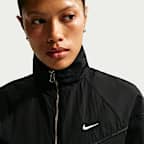 Damska luźna kurtka z tkaniny z zamkiem na całej długości i ochroną przed promieniowaniem UV Nike Windrunner