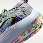 ナイキ IsoFly ジュニア バスケットボールシューズ