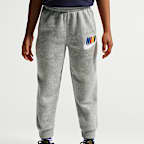 Pantalones de entrenamiento para niños talla pequeña Nike Club Chenille