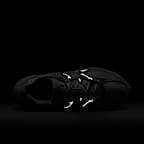 Nike V5 RNR Women's Shoes with Reflective Accents