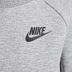Conjunto de cuello redondo de dos piezas Nike para niños talla pequeña