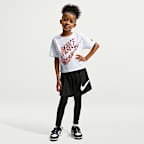 Playera con estampado animal print para niños talla pequeña Nike