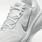 Tenis de correr en pavimento para mujer Nike Vomero 18