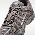 รองเท้า Nike P-6000