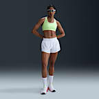 Bra deportivo con almohadilla de media sujeción para mujer Nike Swoosh