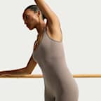 Produkte für DamenNikeSKIMS Ribbed Seamless 12,7-cm-Bodysuit mit U-Ausschnitt (Damen)