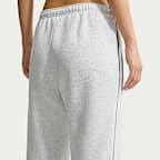 Nike Studio Fleece Medium Weight Pantalones de tiro medio con dobladillo abierto - Mujer
