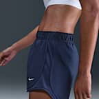 Shorts de correr Dri-FIT de tiro medio con forro de ropa interior para mujer Nike Tempo