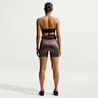 Shorts da ciclista 13 cm a vita alta NikeSKIMS Satin Shine – Donna
