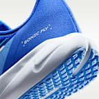รองเท้าวิ่งเด็กโต Nike Sonic Fly