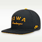 Gorra universitaria Nike Dri-FIT ajustable para hombre Iowa Legacy Pro