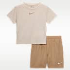 Completo T-shirt in maglia e shorts in French Terry Nike – Bebè