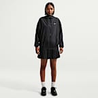 Dámská volná bunda Nike Sportswear Classic Wovens s kapucí a UV ochranou