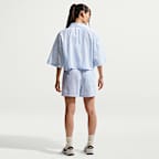 Γυναικείο ριγέ σορτς μεσαίου καβάλου σε ριχτή γραμμή Nike Sportswear Chill Poplin