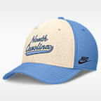 Gorra universitaria Nike Dri-FIT para hombre North Carolina Legacy