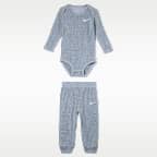 Conjunto de pants y mono de manga larga para bebé (6-12 meses) Nike Baby Essentials