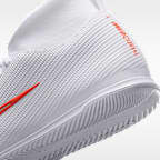 Scarpa da calcio a taglio alto per campi indoor/in cemento Nike Jr. Mercurial Superfly 11 Club – Ragazzo/a