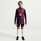 Playera de entrenamiento de futbol de tejido Knit Nike Dri-FIT para antes del partido del FC Barcelona local Strike para niños talla grande