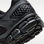 Nike Zoom Vomero 5 SE Men's Shoes with Reflective Accents