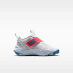 Nike Team Hustle D 12 Schuh (jüngere Kinder)