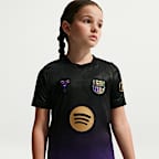 Replika venkovního fotbalového dresu FC Barcelona 2026/27 Stadium Kobe Dri-FIT pro větší děti