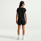 กางเกงขาสั้นเอวปานกลางผู้หญิง Nike Sportswear Club Fleece