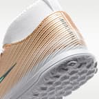 Tacos de futbol para pasto sintético (turf) de corte high para niños grandes Nike Jr. Mercurial Superfly 11 Club "Kylian Mbappé"