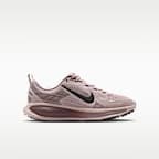 Tenis de correr en pavimento para niños grandes Nike Vomero 18