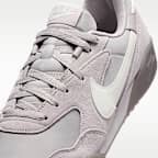 나이키 테라 만타 스웨이드 남성 신발