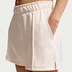 Shorts de entrenamiento de tejido Knit de poliéster de tiro medio para mujer Nike Sportswear