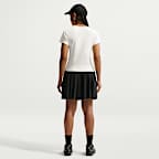 Playera de manga corta de tela de canalé ajustada para mujer Nike Sportswear