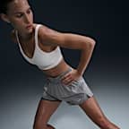 Shorts 2 en 1 Dri-FIT de tiro alto de 8 cm para mujer Nike One