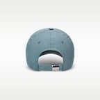 Gorra Swoosh metálica sin estructura Nike Dri-FIT Club