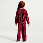 Conjunto de 2 piezas de pants y sudadera de terciopelo Swoosh Sparkle para niños talla pequeña Nike