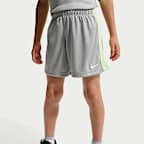 Conjunto de dos piezas con shorts deportivos Dri-FIT para niños talla pequeña Nike